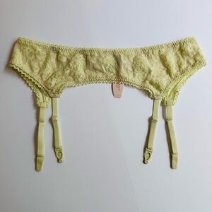 Victoria’s Secret Very Sexy Mint Lace Garter Belt M/L NWT Pastel Adjustable